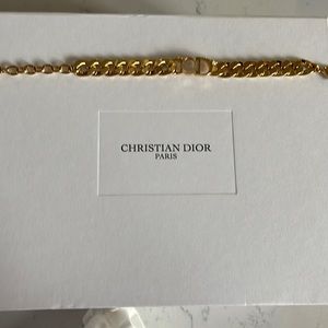 Bnwt. Dior gold Bracelet with clasp.
